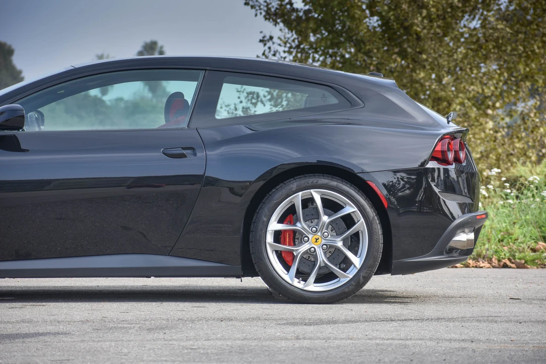 2018 Ferrari GTC4Lusso T - Image 21 of 31