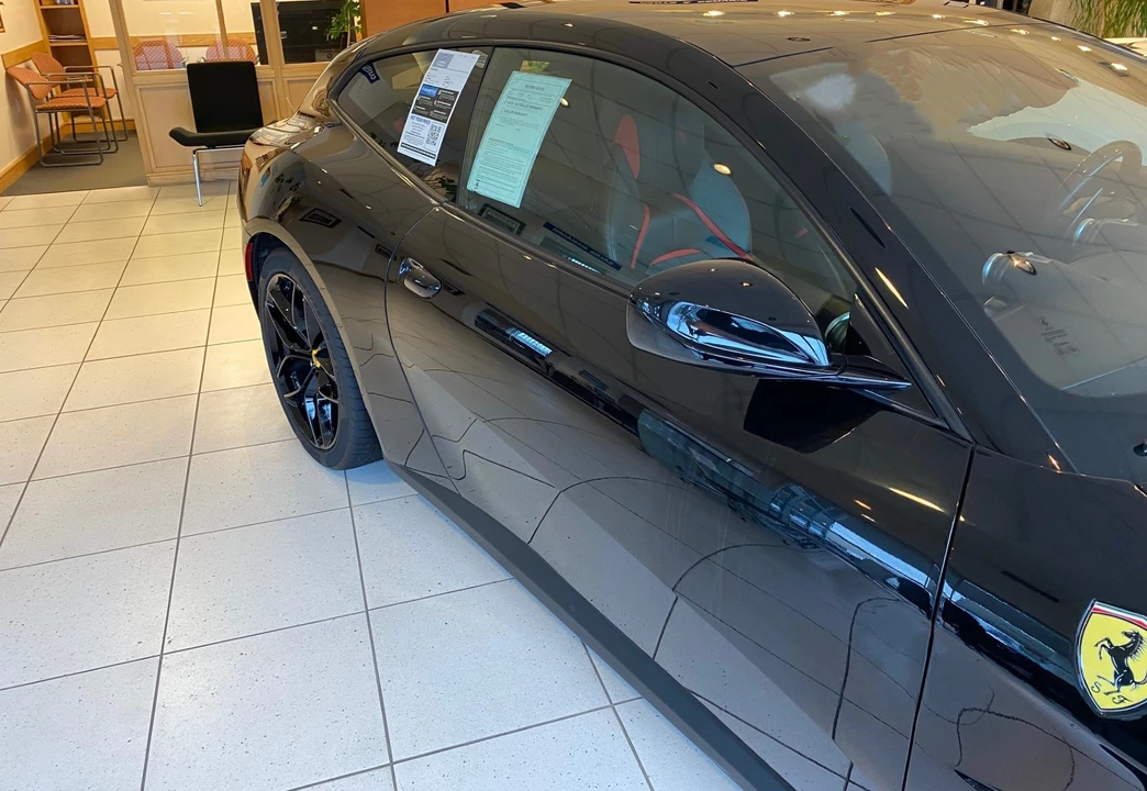 2018 Ferrari GTC4Lusso T - Image 17 of 31