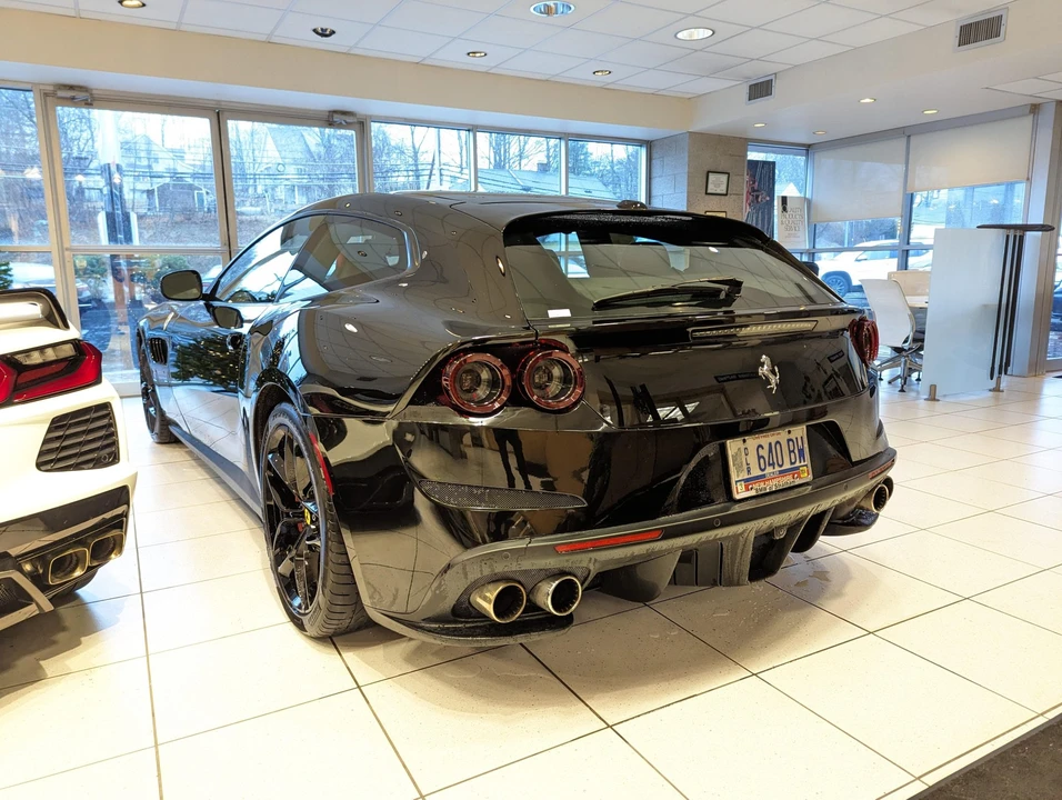 2018 Ferrari GTC4Lusso T - Image 9 of 31