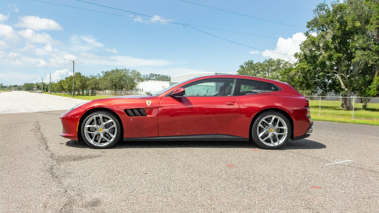 2018 Ferrari GTC4Lusso T - Image 7 of 31