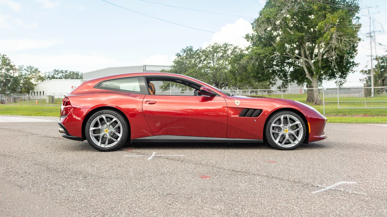 2018 Ferrari GTC4Lusso T - Image 6 of 31