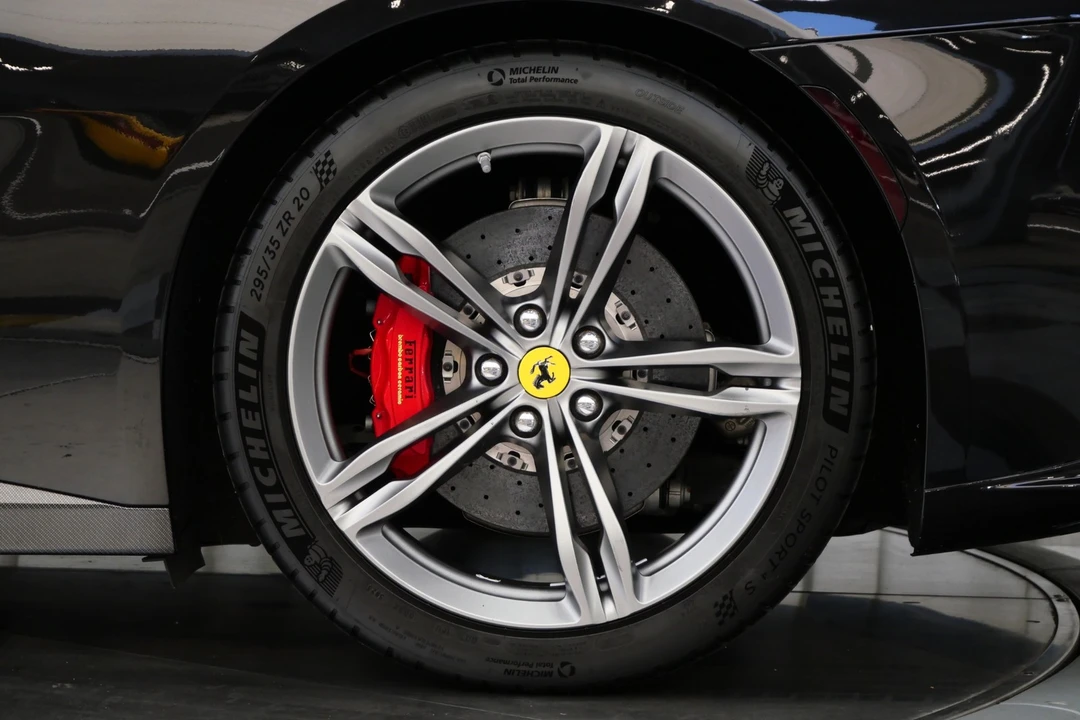2018 Ferrari GTC4Lusso - Image 11 of 21