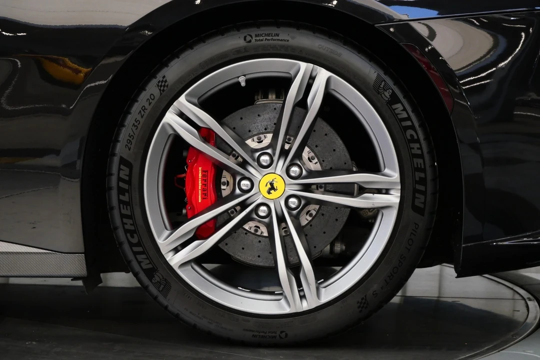 2018 Ferrari GTC4Lusso - Image 11 of 21