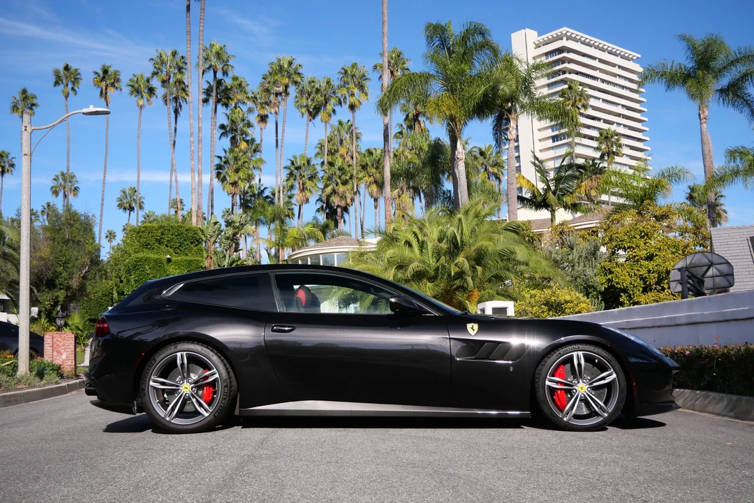 2018 Ferrari GTC4Lusso - Image 5 of 31