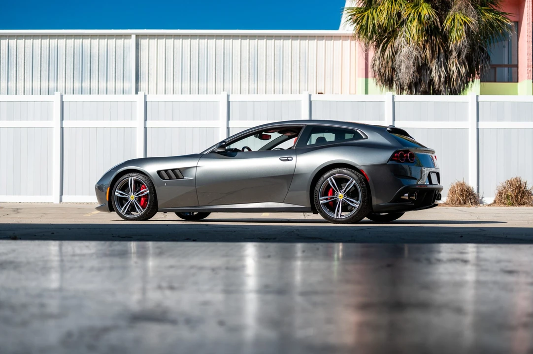 2018 Ferrari GTC4Lusso - Image 30 of 31
