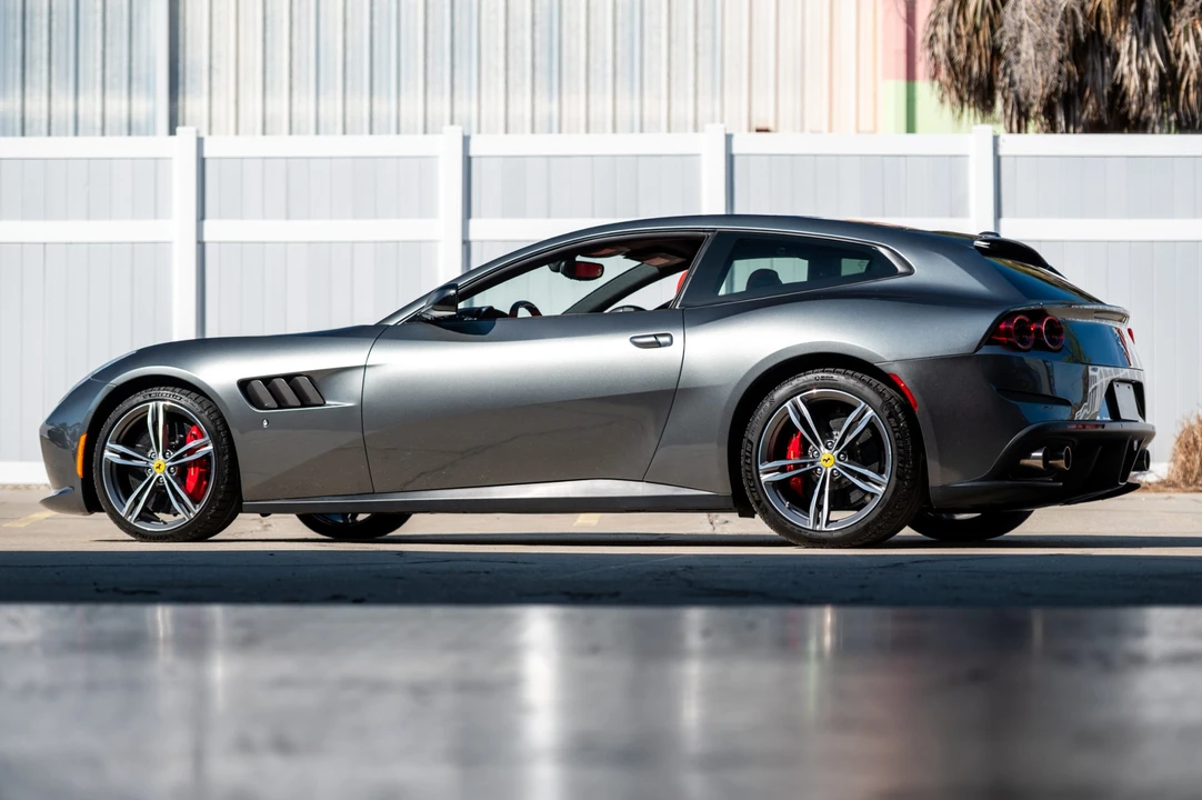 2018 Ferrari GTC4Lusso - Image 31 of 31
