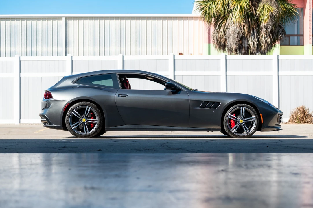 2018 Ferrari GTC4Lusso - Image 23 of 31