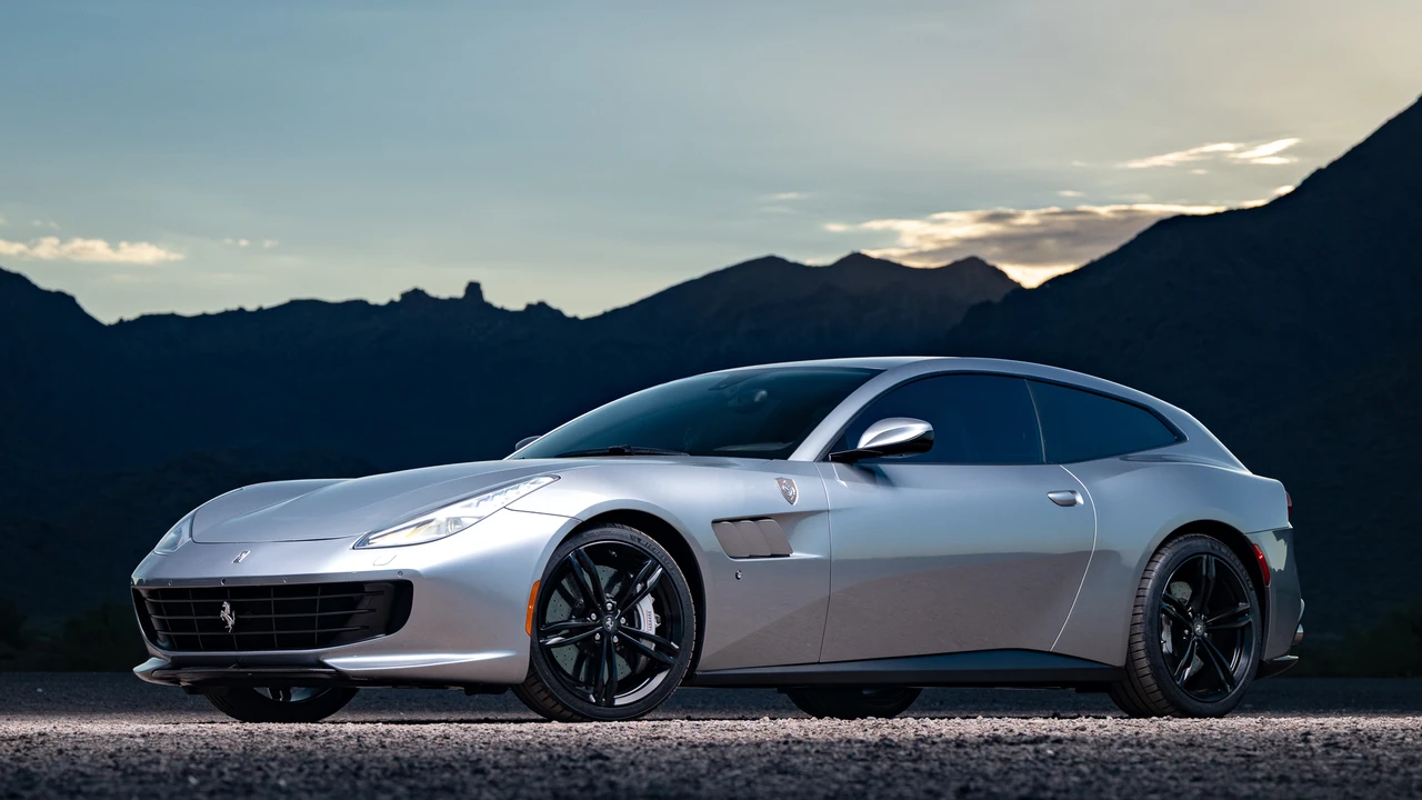 2018 Ferrari GTC4Lusso - Image 2 of 31