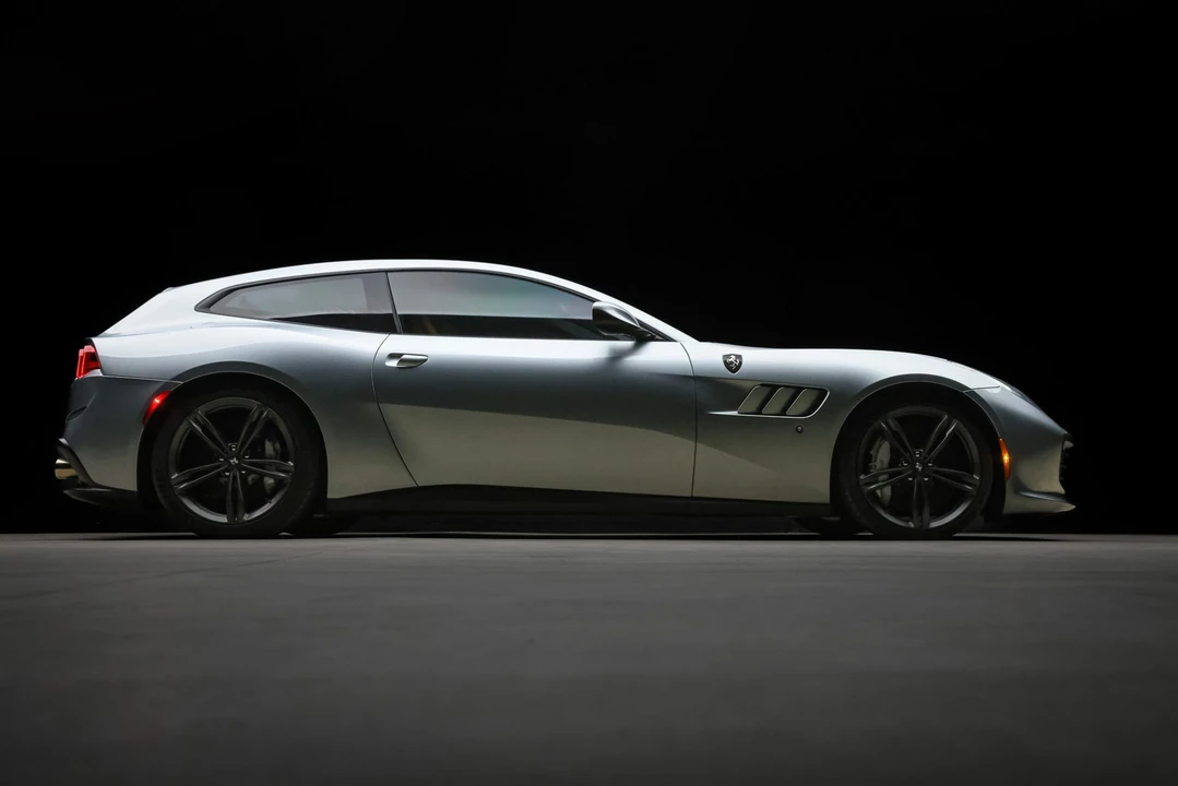 2018 Ferrari GTC4Lusso - Image 27 of 31