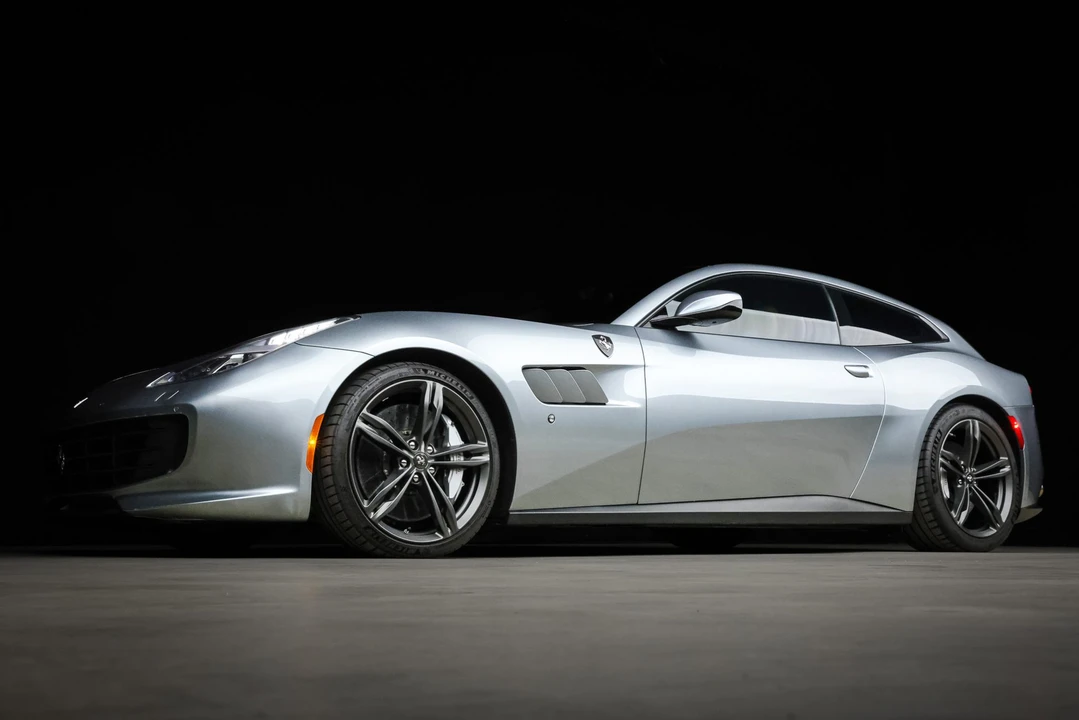 2018 Ferrari GTC4Lusso - Image 14 of 31