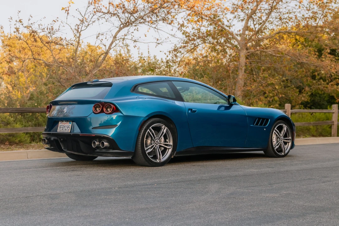 2018 Ferrari GTC4Lusso - Image 15 of 31