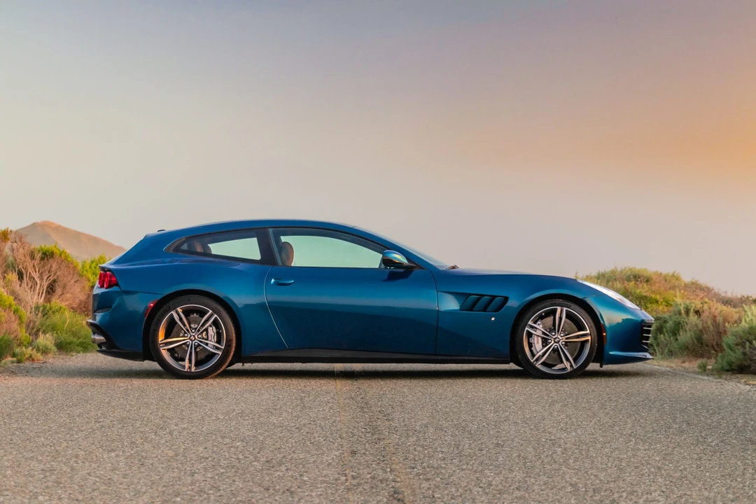 2018 Ferrari GTC4Lusso - Image 14 of 31