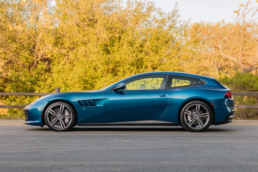 2018 Ferrari GTC4Lusso - Image 24 of 31