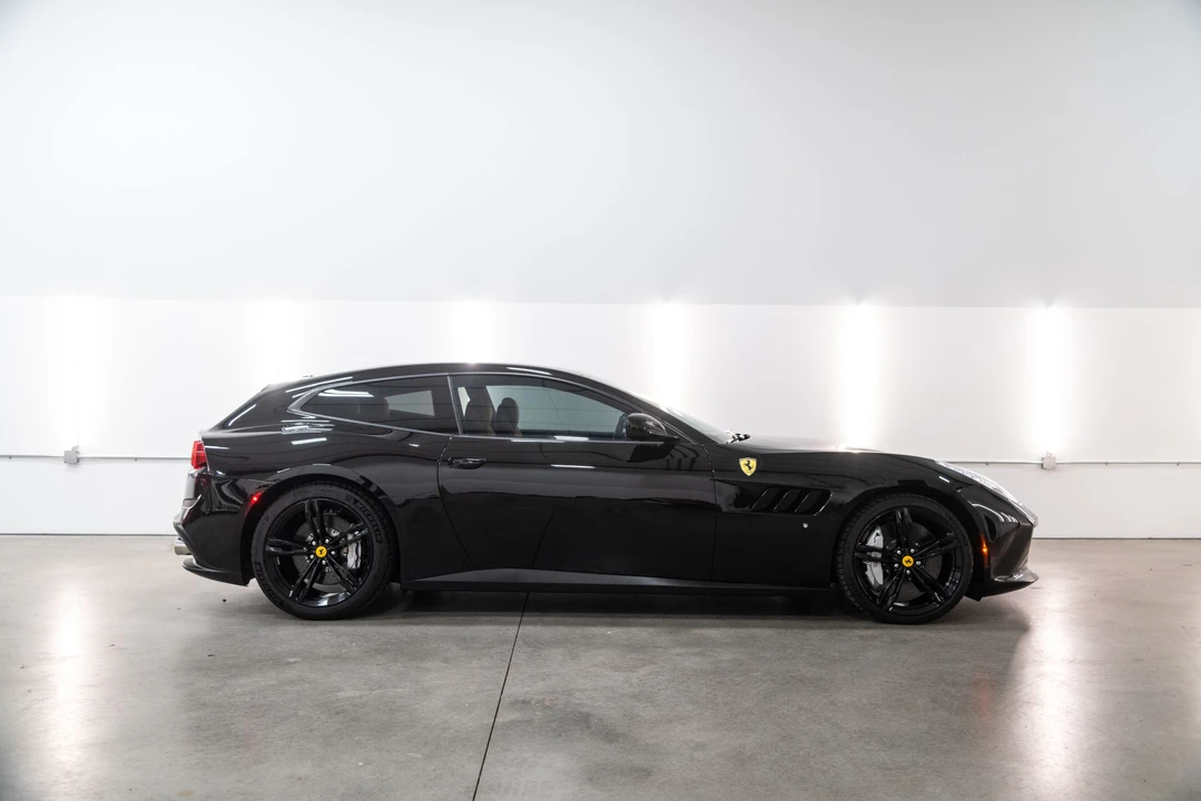 2018 Ferrari GTC4Lusso - Image 22 of 31