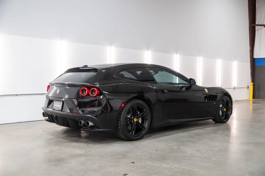 2018 Ferrari GTC4Lusso - Image 24 of 31