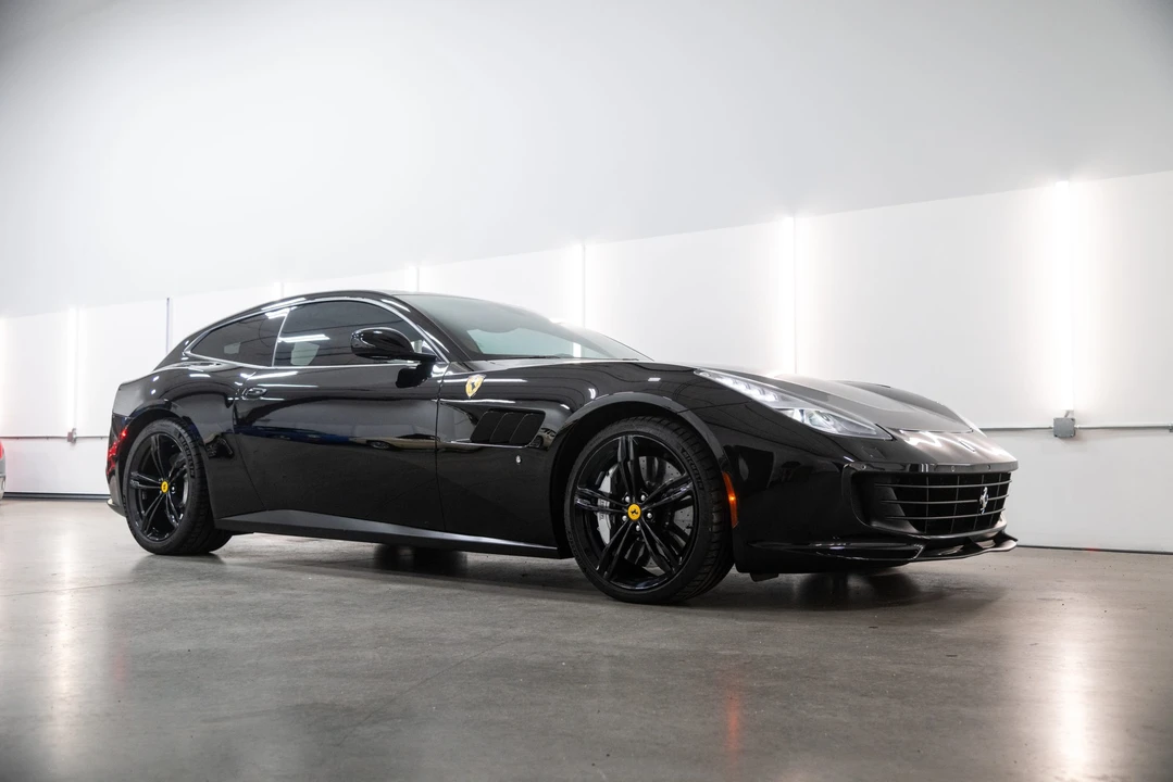 2018 Ferrari GTC4Lusso - Image 17 of 31