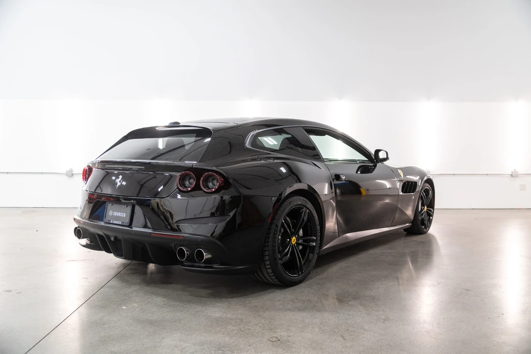 2018 Ferrari GTC4Lusso - Image 27 of 31