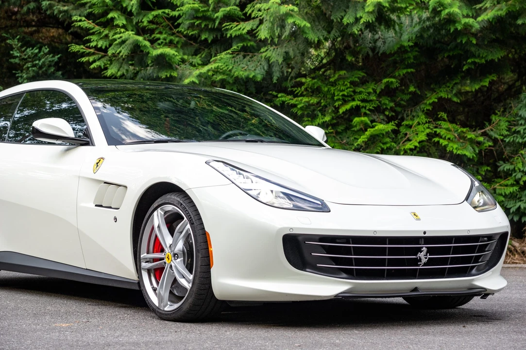 2018 Ferrari GTC4Lusso - Image 16 of 31