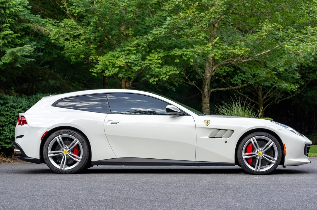 2018 Ferrari GTC4Lusso - Image 7 of 31