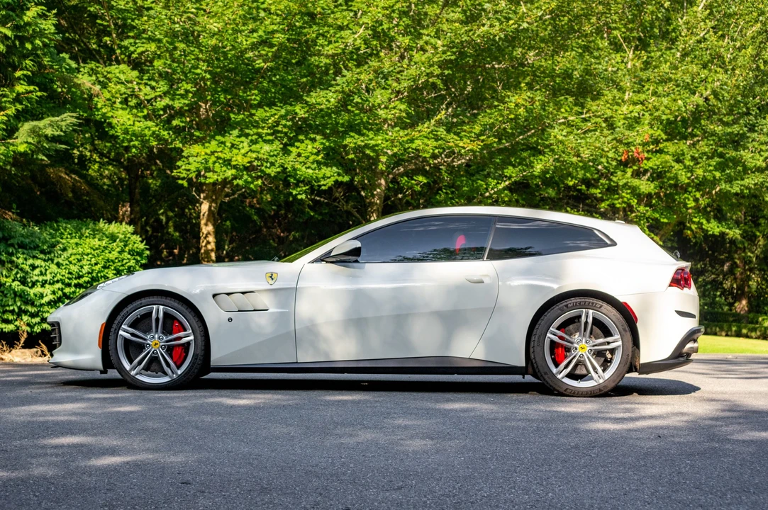 2018 Ferrari GTC4Lusso - Image 2 of 31