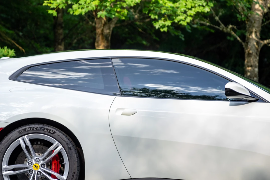 2018 Ferrari GTC4Lusso - Image 14 of 31