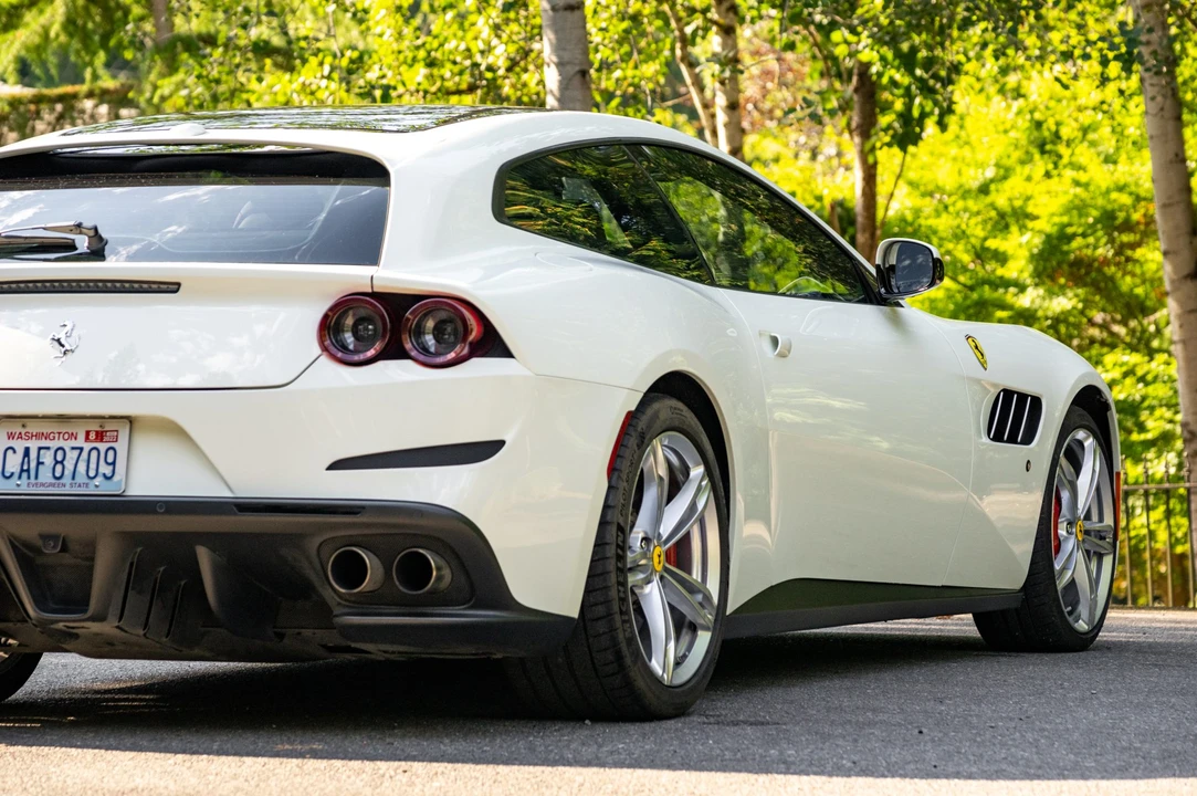 2018 Ferrari GTC4Lusso - Image 12 of 31