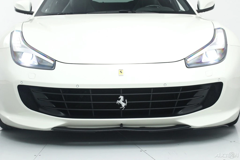 2018 Ferrari GTC4Lusso - Image 12 of 21