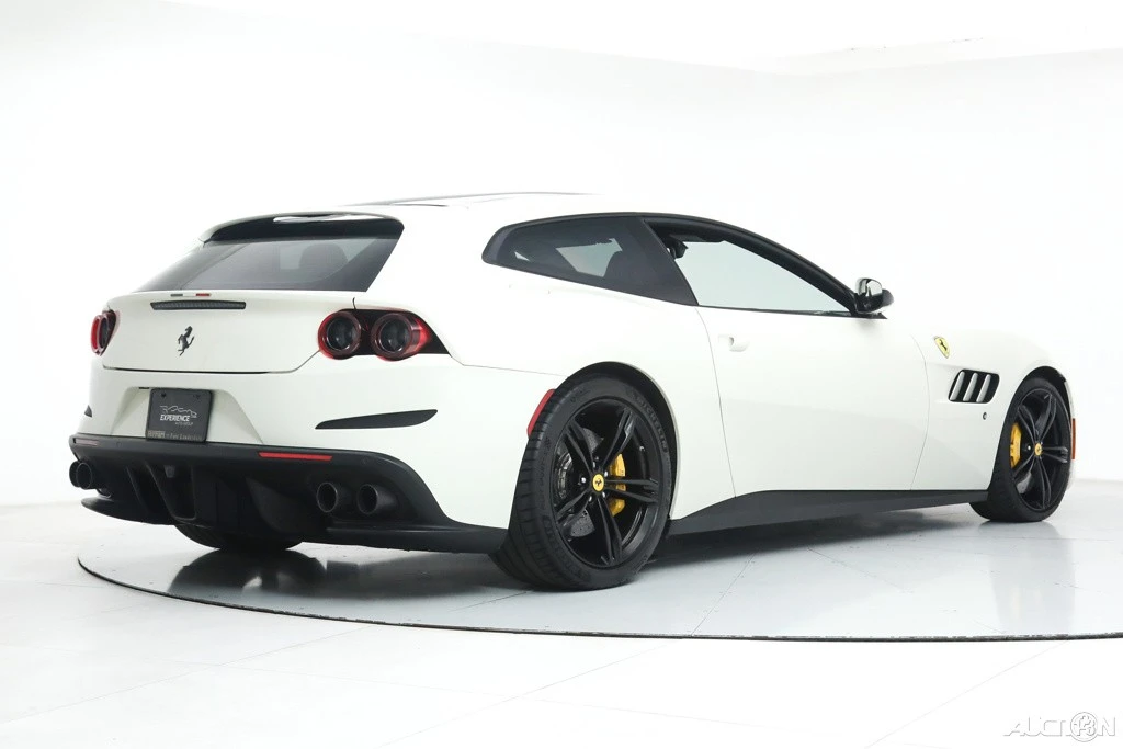 2018 Ferrari GTC4Lusso - Image 3 of 21
