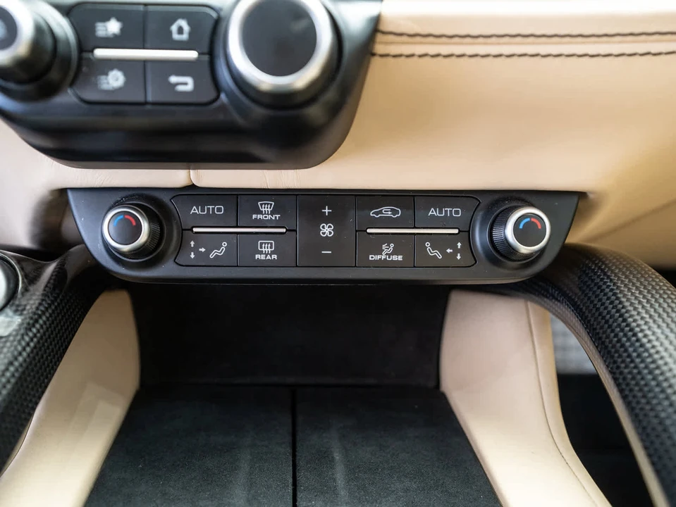2018 Ferrari GTC4Lusso - Image 27 of 31