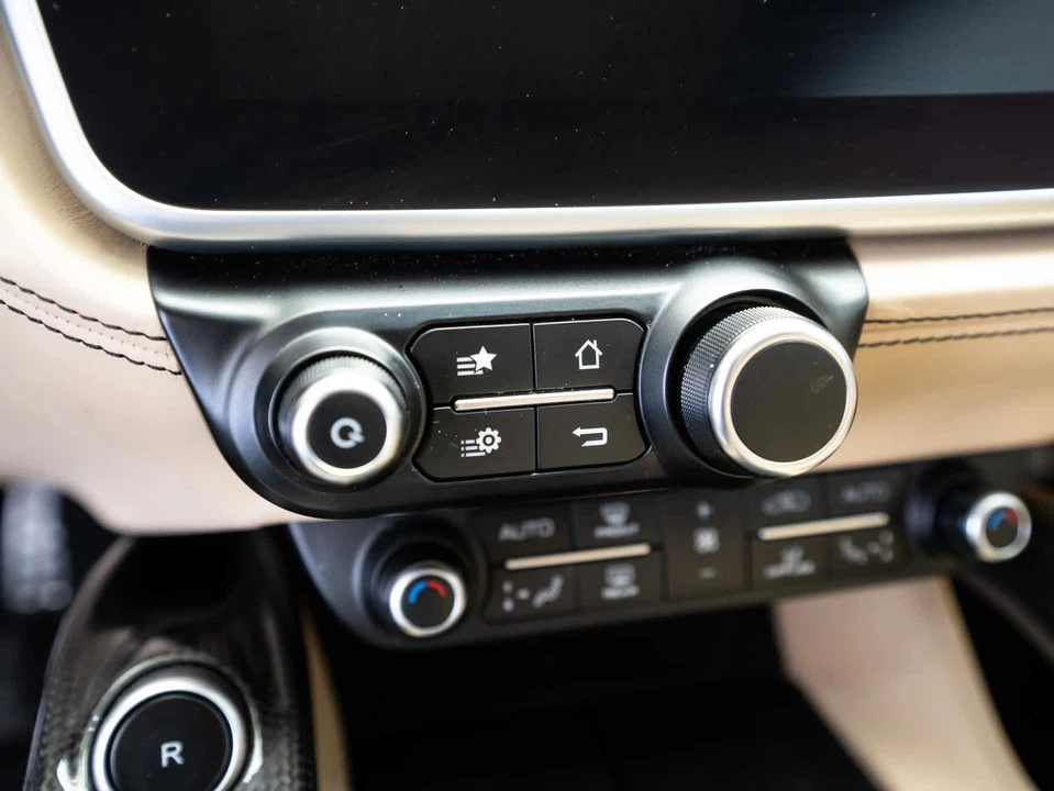 2018 Ferrari GTC4Lusso - Image 26 of 31
