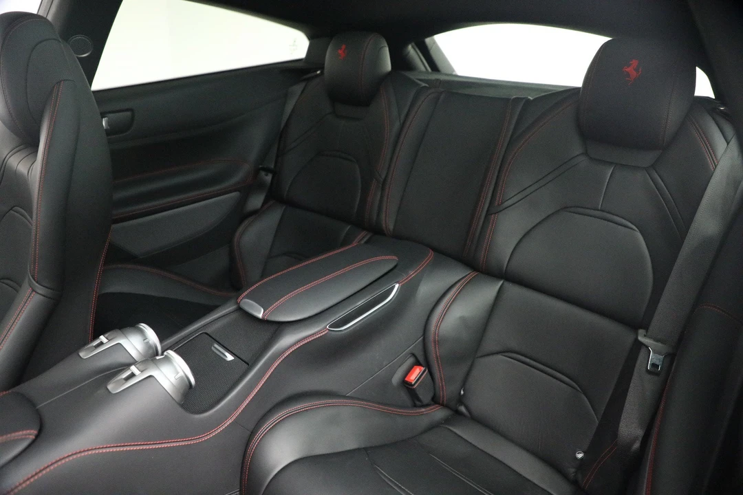 2018 Ferrari GTC4Lusso - Image 17 of 30