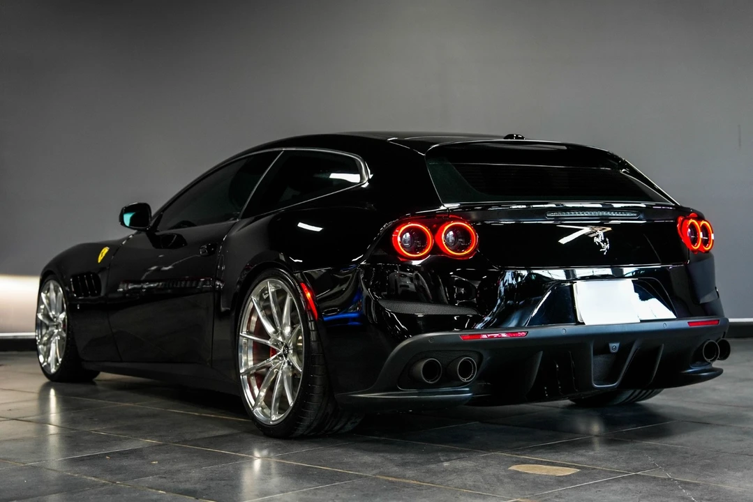 2018 Ferrari GTC4Lusso - Image 8 of 25