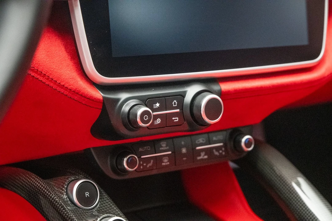 2018 Ferrari GTC4Lusso - Image 25 of 31