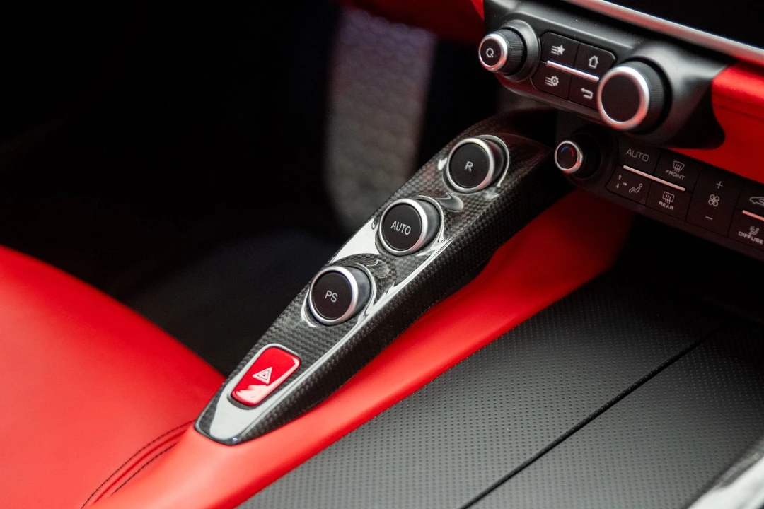 2018 Ferrari GTC4Lusso - Image 27 of 31