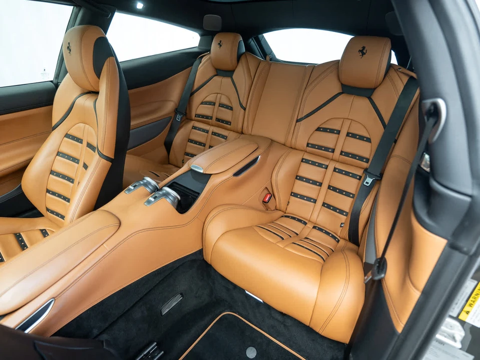 2018 Ferrari GTC4Lusso - Image 18 of 31