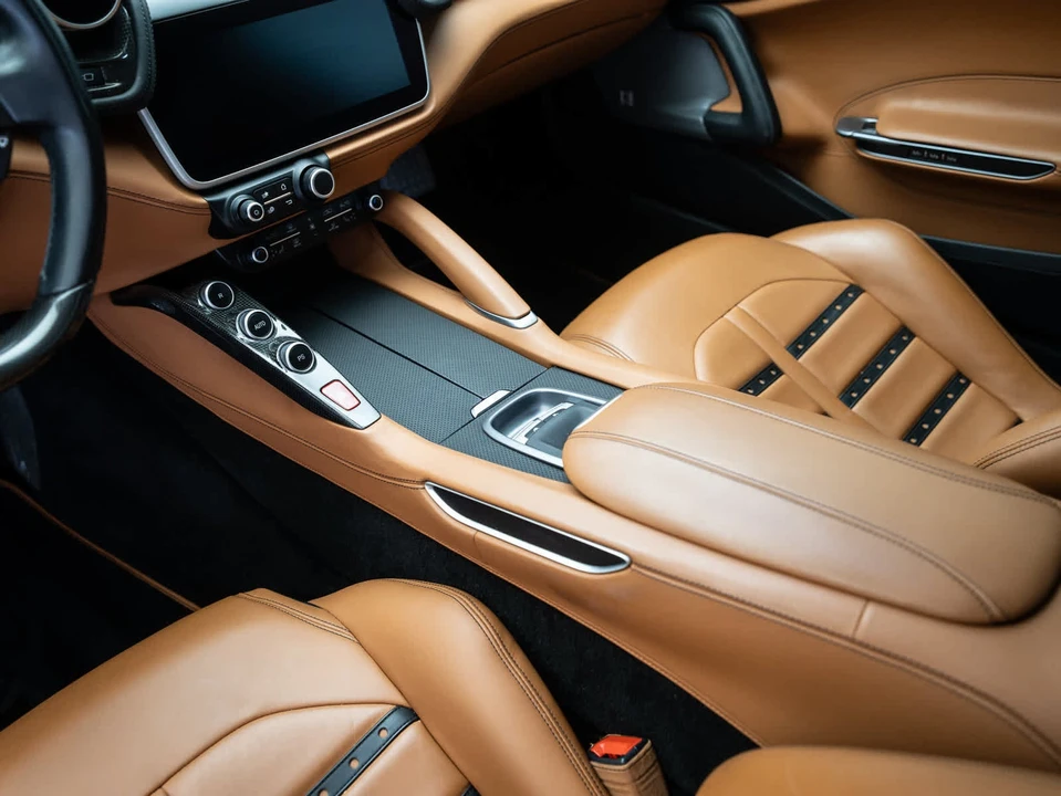 2018 Ferrari GTC4Lusso - Image 29 of 31
