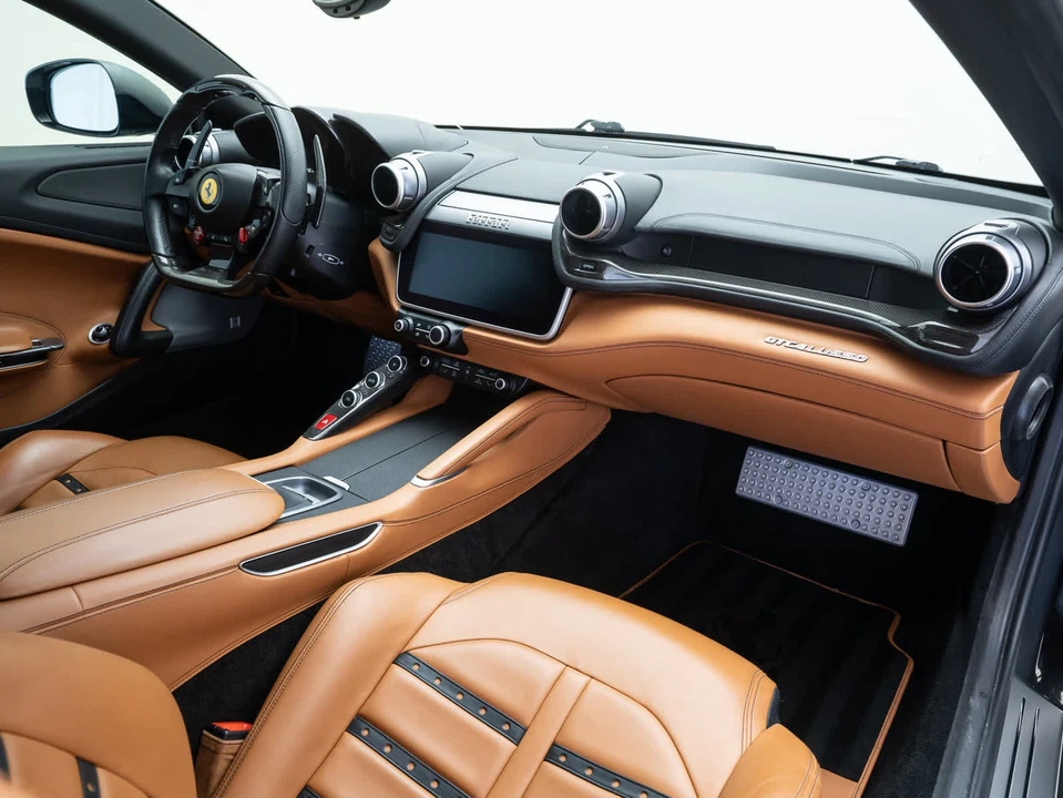 2018 Ferrari GTC4Lusso - Image 13 of 31