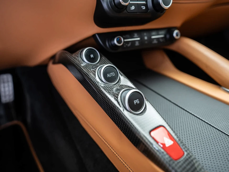 2018 Ferrari GTC4Lusso - Image 25 of 31
