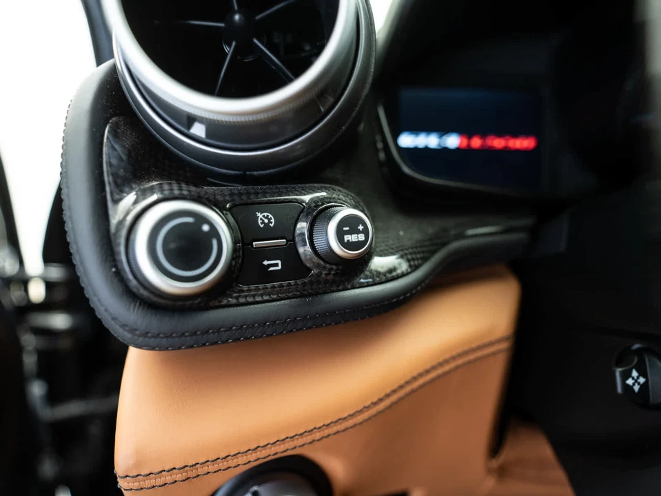 2018 Ferrari GTC4Lusso - Image 22 of 31