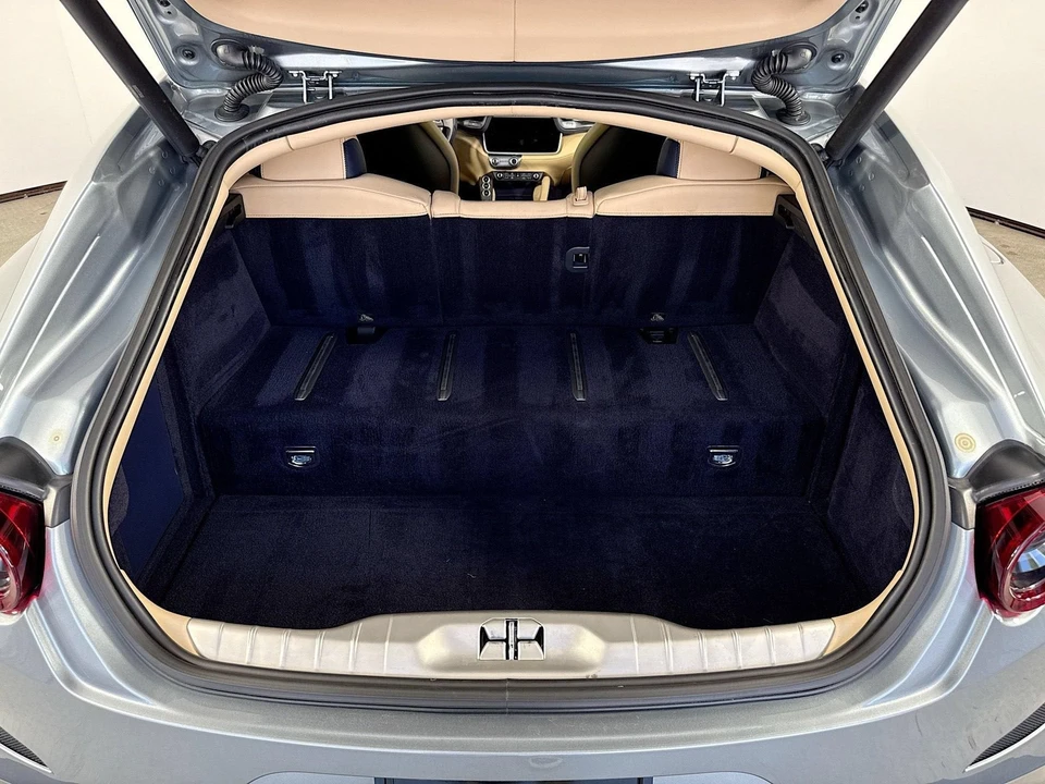 2018 Ferrari GTC4Lusso - Image 27 of 31