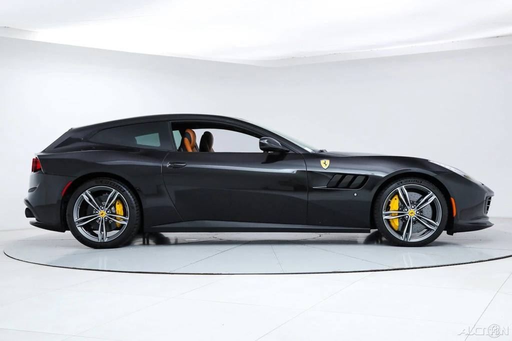 2018 Ferrari GTC4Lusso - Image 9 of 21