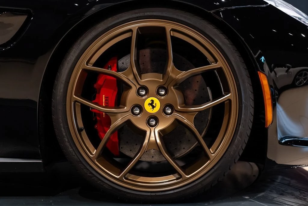 2018 Ferrari GTC4Lusso - Image 16 of 31