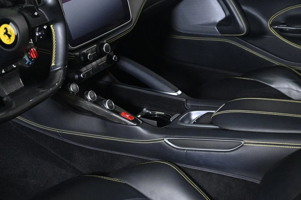 2018 Ferrari GTC4Lusso - Image 16 of 31