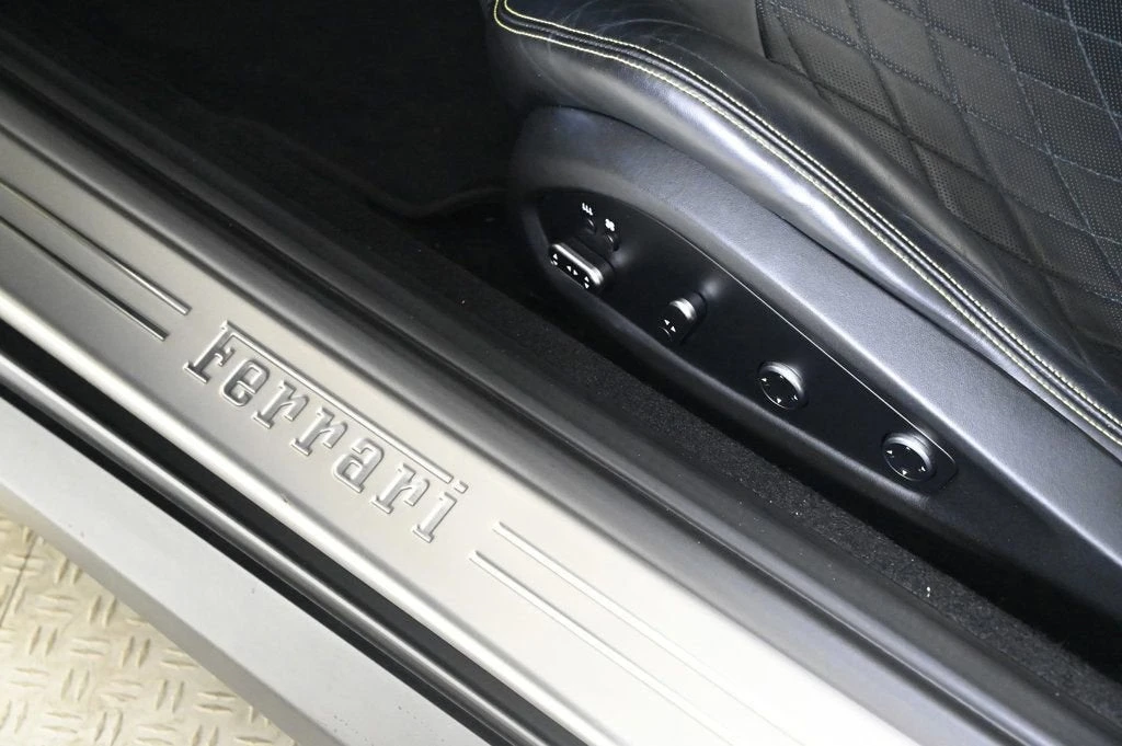 2018 Ferrari GTC4Lusso - Image 27 of 31