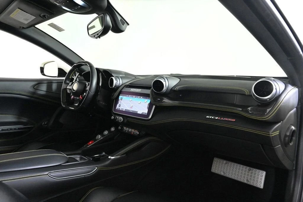 2018 Ferrari GTC4Lusso - Image 17 of 31