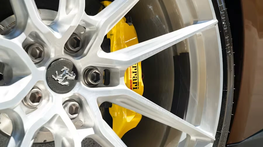 2018 Ferrari GTC4Lusso - Image 26 of 31