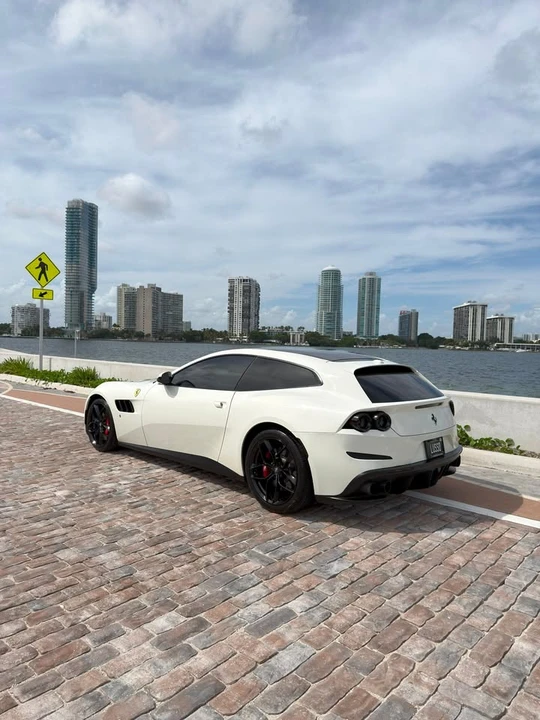 2018 Ferrari GTC4Lusso T - Image 15 of 18