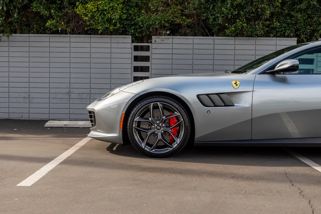 2018 Ferrari GTC4Lusso - Image 23 of 31