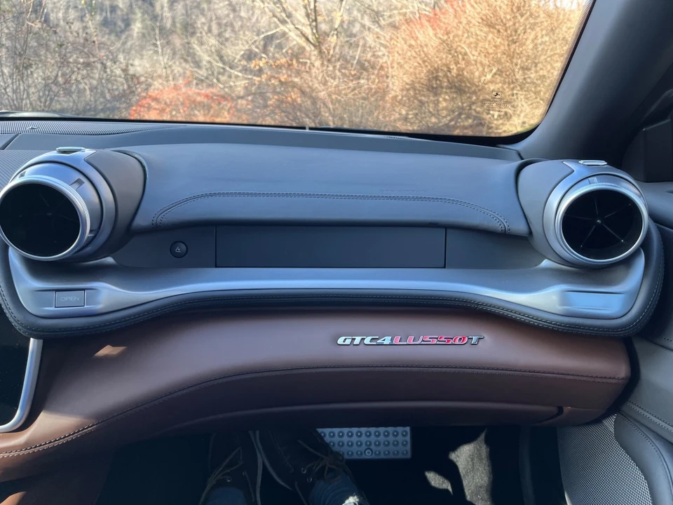 2018 Ferrari GTC4Lusso - Image 15 of 16