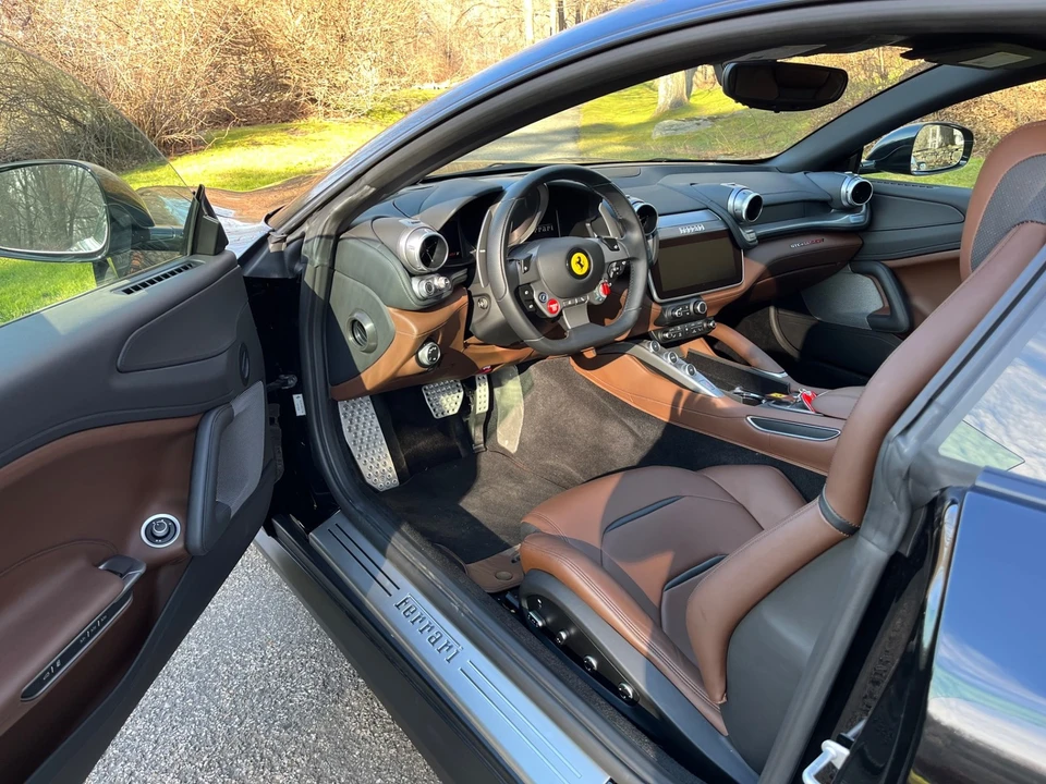 2018 Ferrari GTC4Lusso - Image 2 of 16